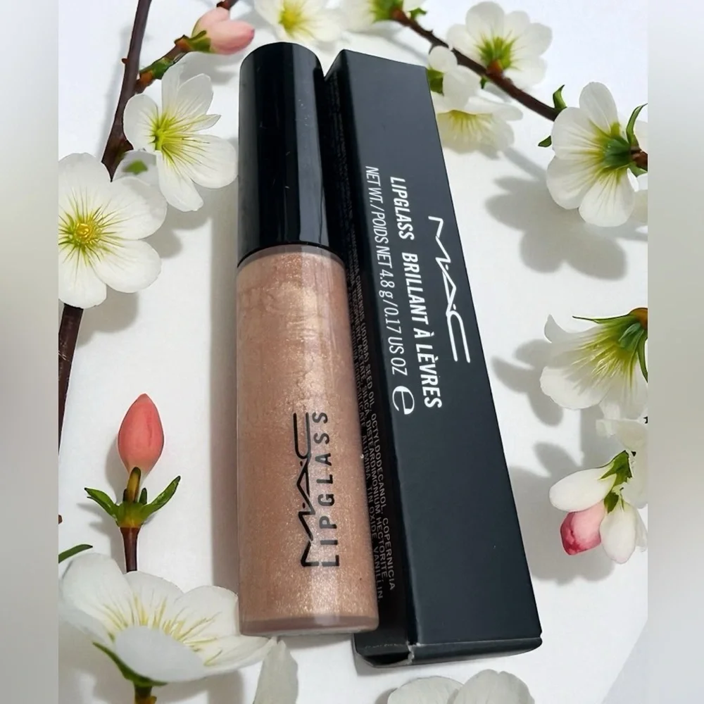 MAC SHE’S A STAR LIPGLASS. RARE. NEW IN BOX.